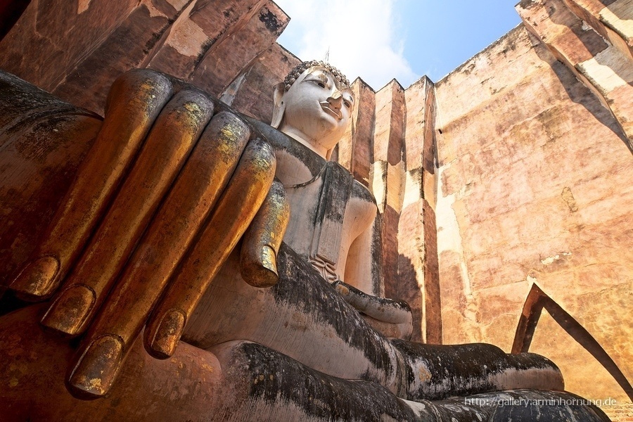 Giant Buddha at Sukhothai (HDR)