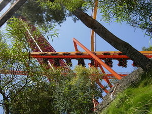 Next is Tatsu. Hanging from the back with only air underneath, it feels like flying.