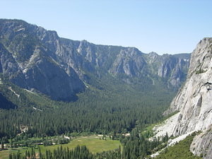 View into the valley, on the trail up